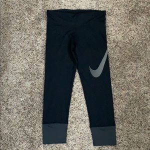 Nike Dri-Fit crop leggings, small